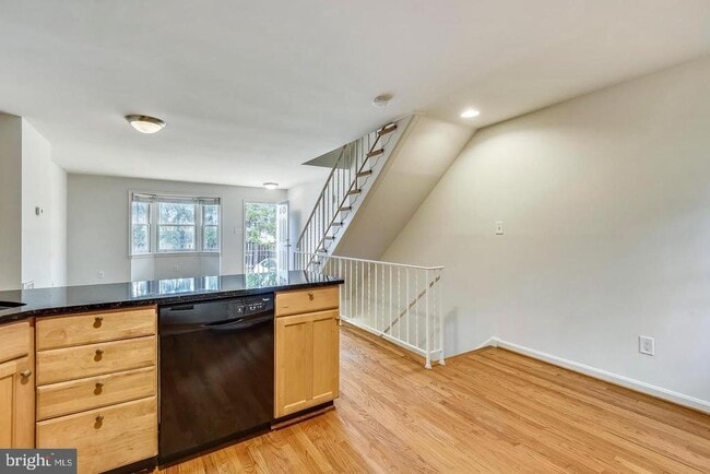 Building Photo - 844 N Frederick St