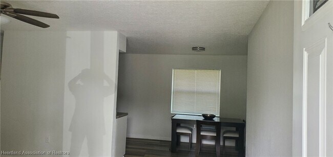 Building Photo - 1619 Valiant Ave