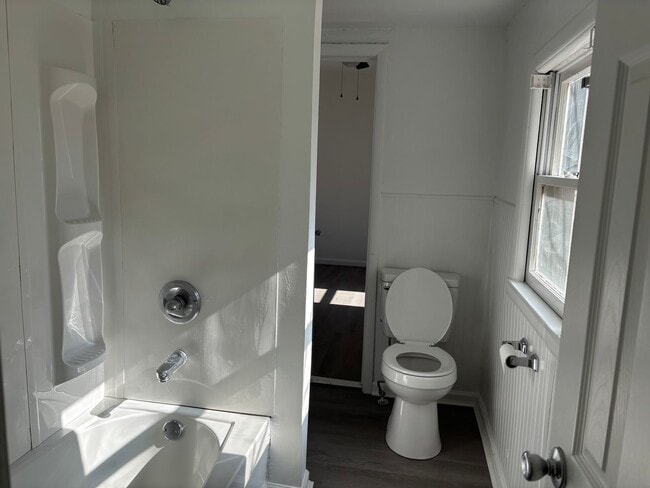 Building Photo - Modern Charm Meets Comfort: Fully Remodele...