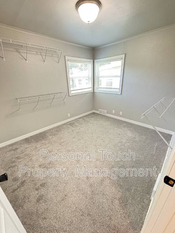 Building Photo - 1541 10th St S