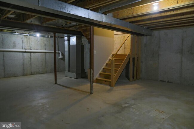 Building Photo - 921 Samantha Cir