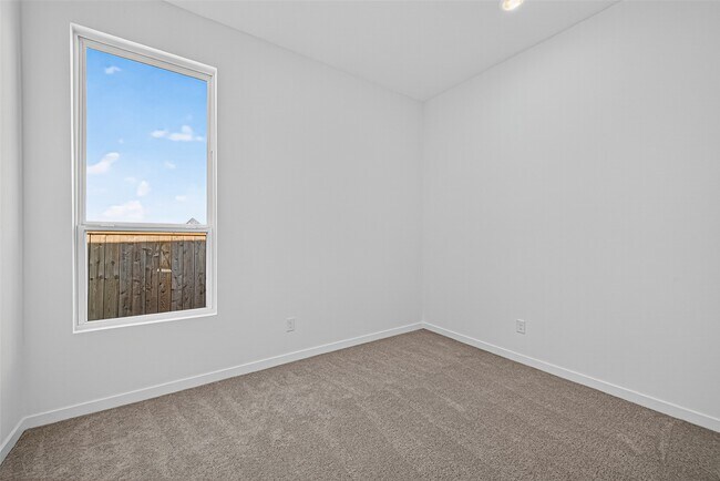 Building Photo - 11119 Poplar Tree Dr