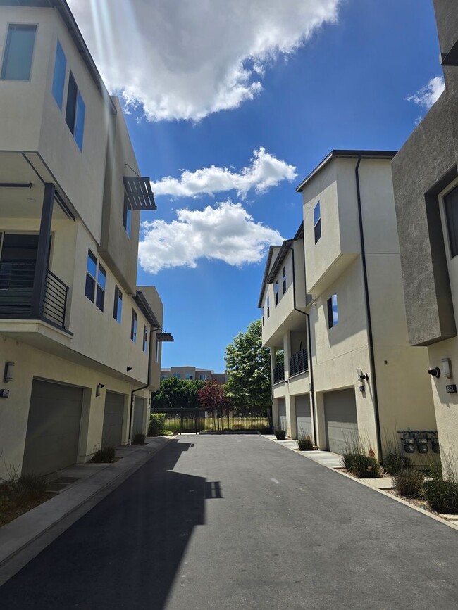 Primary Photo - Breathtaking 4-bedroom, 3.5-bathroom townh...