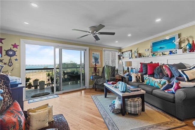 Building Photo - 1204 Capella S