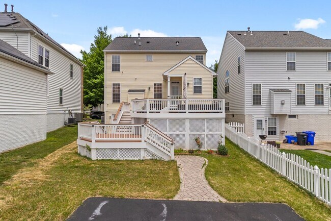 Building Photo - 19028 Noble Oak Dr