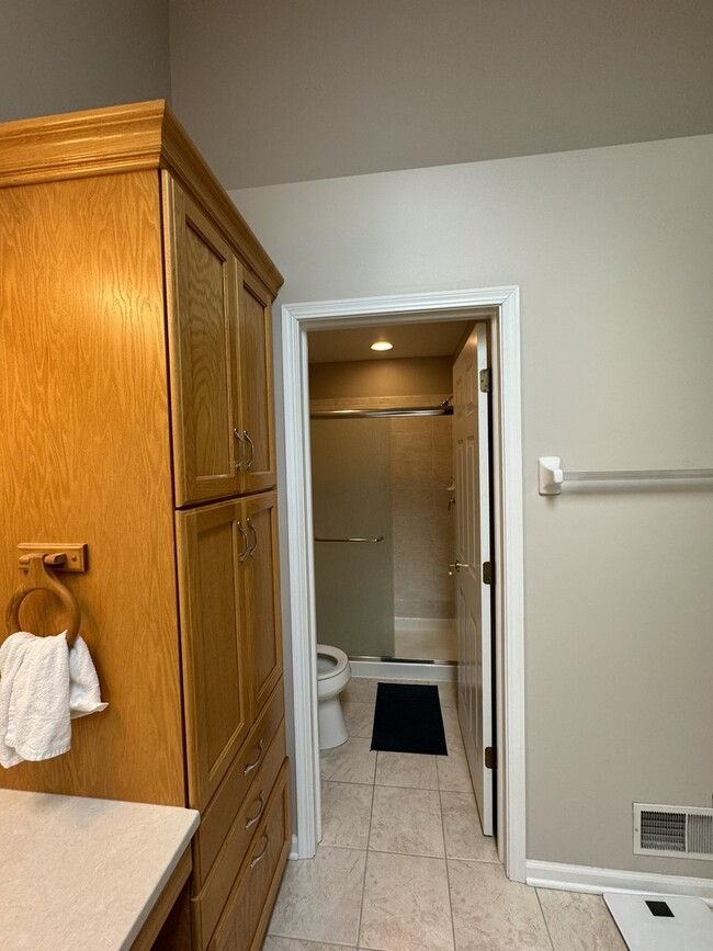 Building Photo - 1N061 Mission Ct