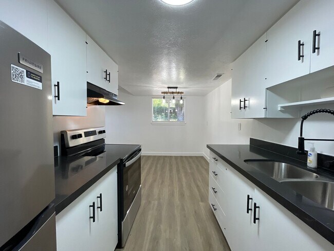 Building Photo - Beautifully Remodeled 2-Bedroom Duplex by Provo River Trail