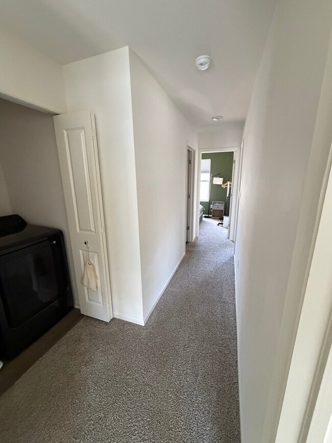 Building Photo - 1555 Sequoia Wy