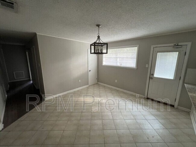 Building Photo - 5106 Tristian Ave