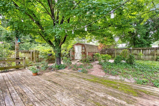 Building Photo - 200 N Grove Ave