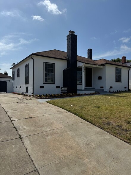 Primary Photo - 9829 S 7th Ave
