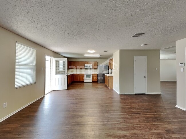 Building Photo - 16508 Jasmine Springs Dr