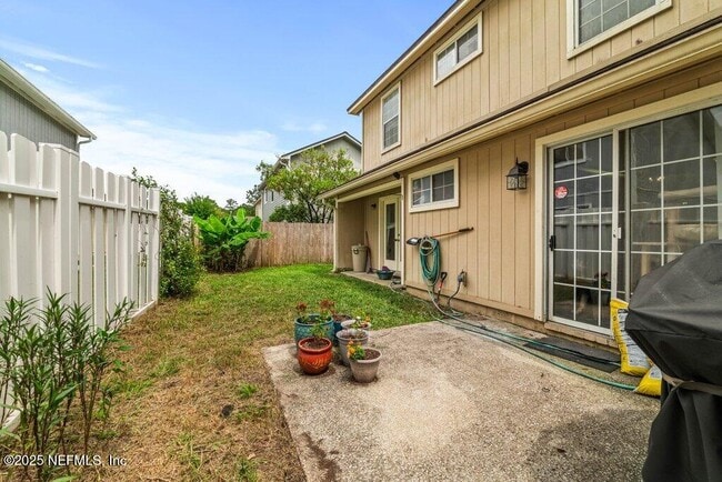 Building Photo - 9545 Glenn Abbey Way