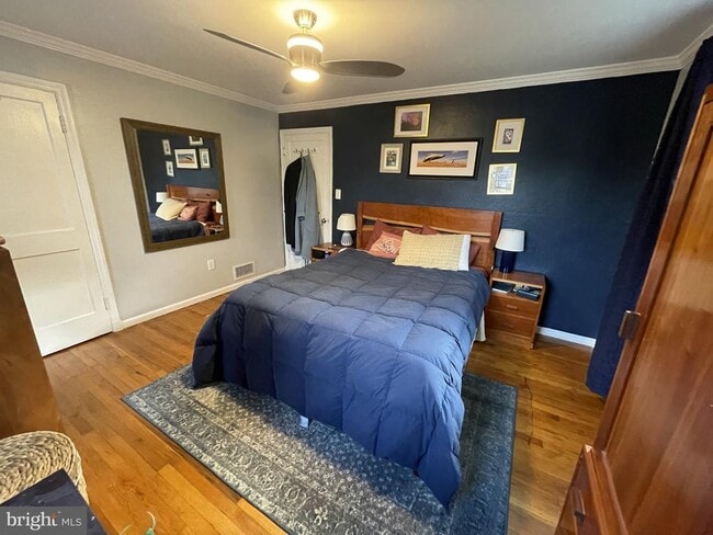 Building Photo - 2221 Arlington Terrace