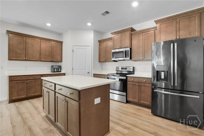Building Photo - 2980 Kingswood Dr
