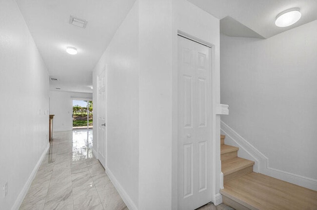 Building Photo - 6635 Old Farm Trail