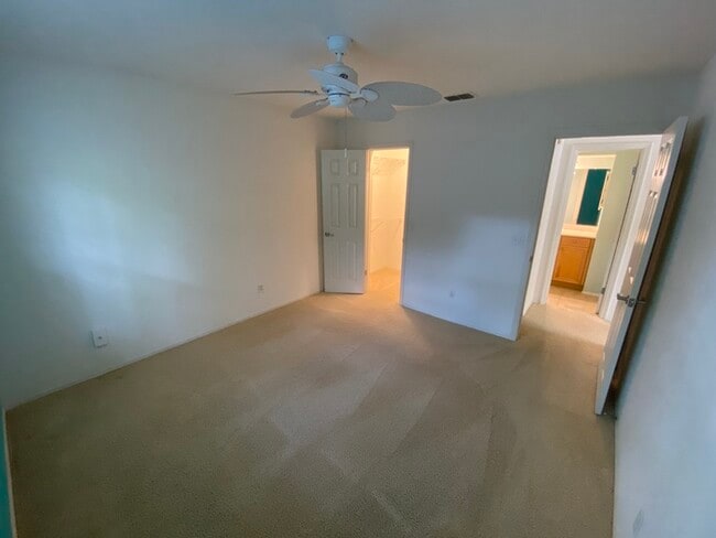 Building Photo - 11 Arbor Club Dr