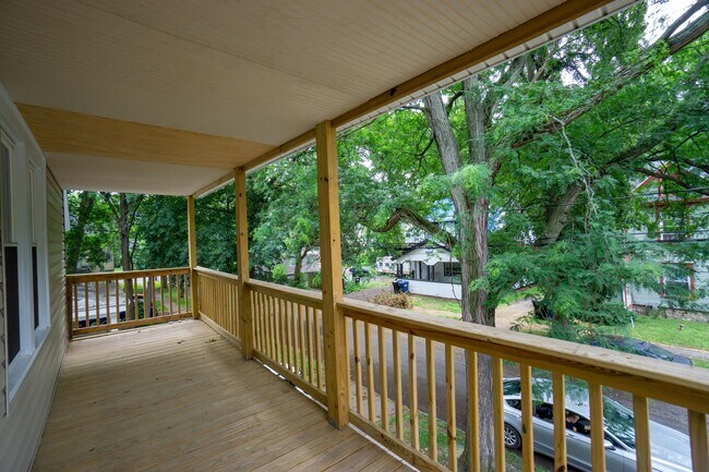 Building Photo - Available 7/1/26 Back Upper Deck Overlooki...