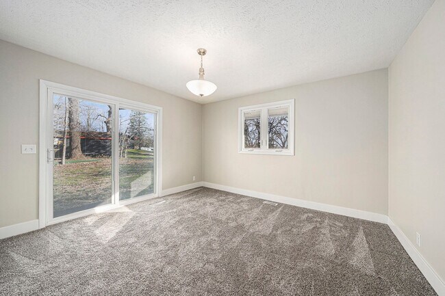 Building Photo - Beautiful Home in Ponca Hills