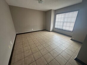 Building Photo - 106 Limoges St