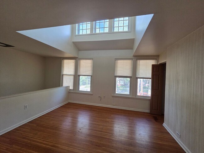 Building Photo - 926 Liberty St