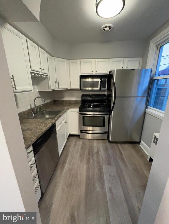 Building Photo - 928 Durard St