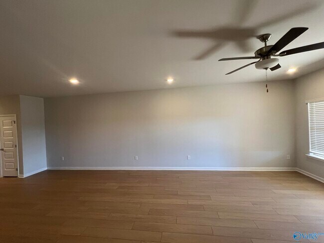 Building Photo - 159 Little Britain St