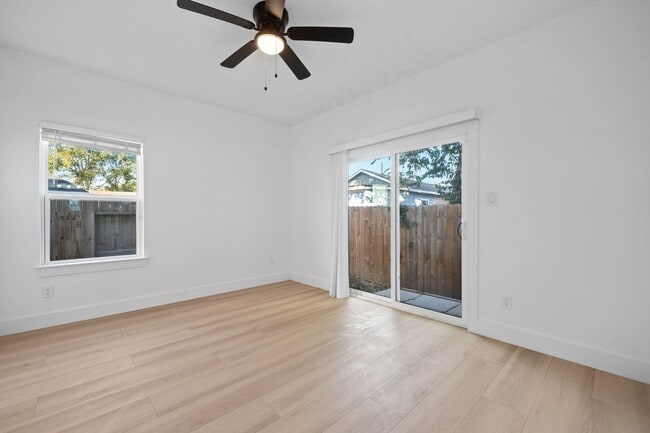 Building Photo - 8412 Sunnyhill St