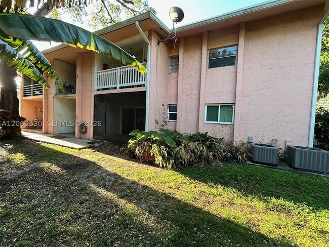 Building Photo - 815 SW 30th St