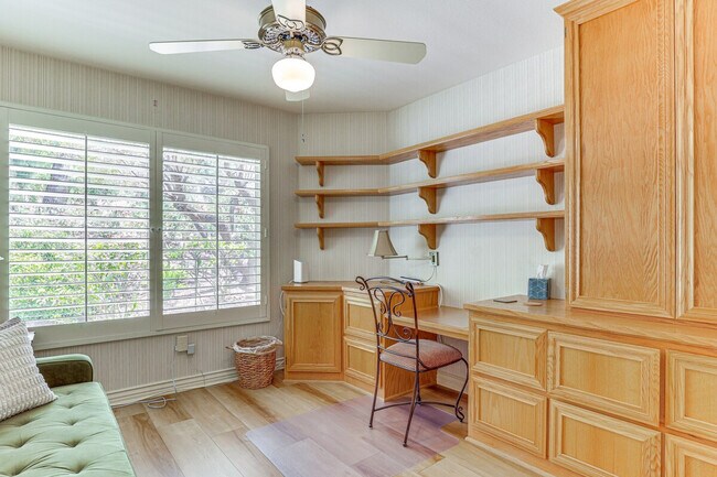 Building Photo - 29695 Circle R Greens Dr