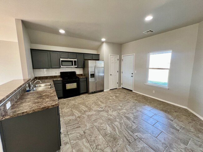 Building Photo - Well-maintained 3-bedroom, 2-bath single-story home built in 2016.