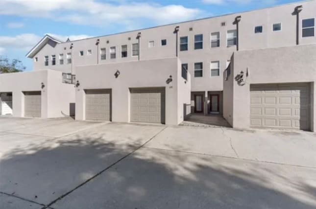 Primary Photo - 128 S Bumby Ave