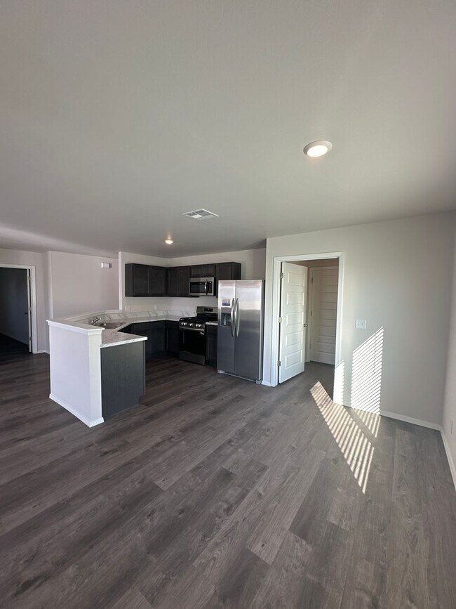 Building Photo - Now Pre-Leasing — Cozy & Modern 3 Bed / 2 Bath Home in Broken Arrow — Don’t Miss Out!