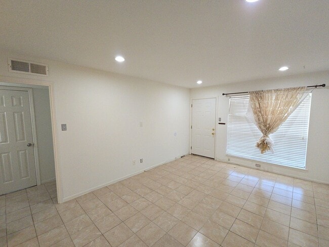 Building Photo - 14333 Memorial Dr