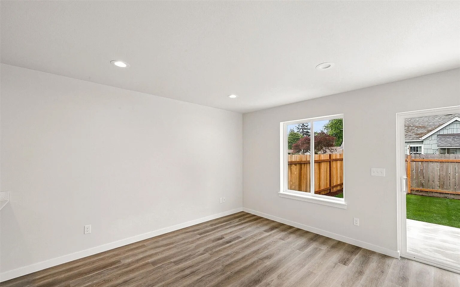 Building Photo - 428 113th St S