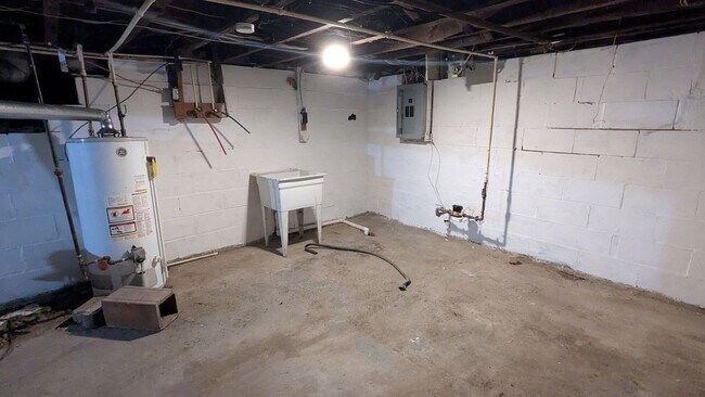 Building Photo - Charming 3-bedroom, 1-bath home in Canton