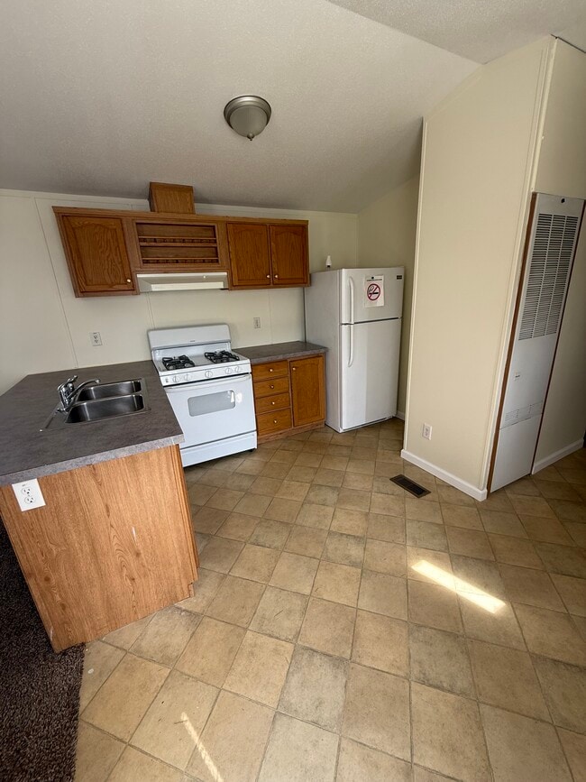 Building Photo - 6 Horner Dr