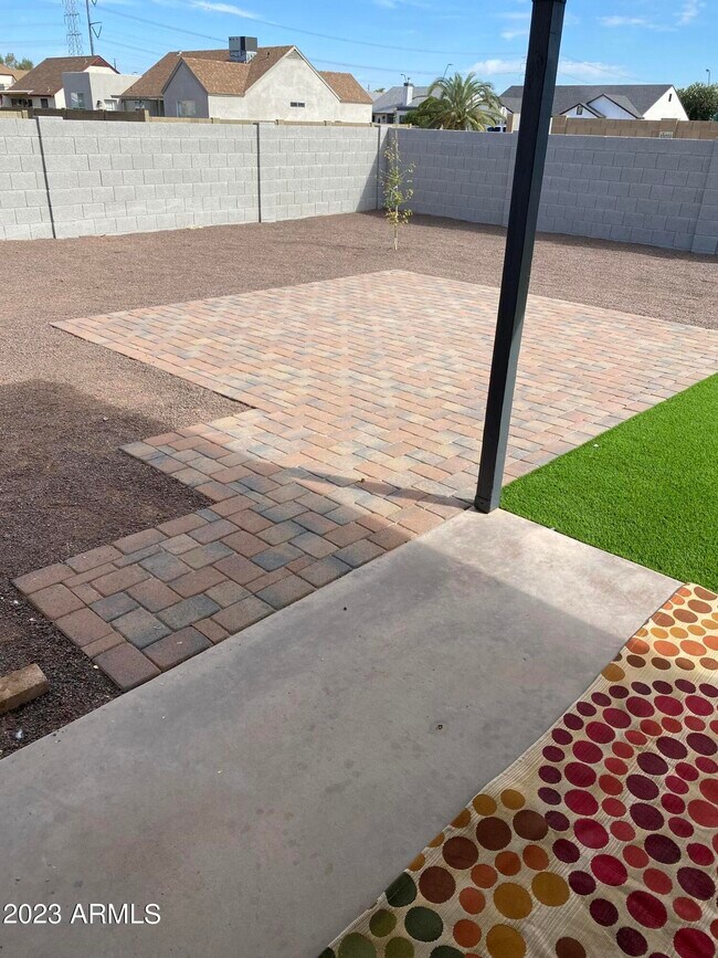 Building Photo - 7209 S Butte Ave