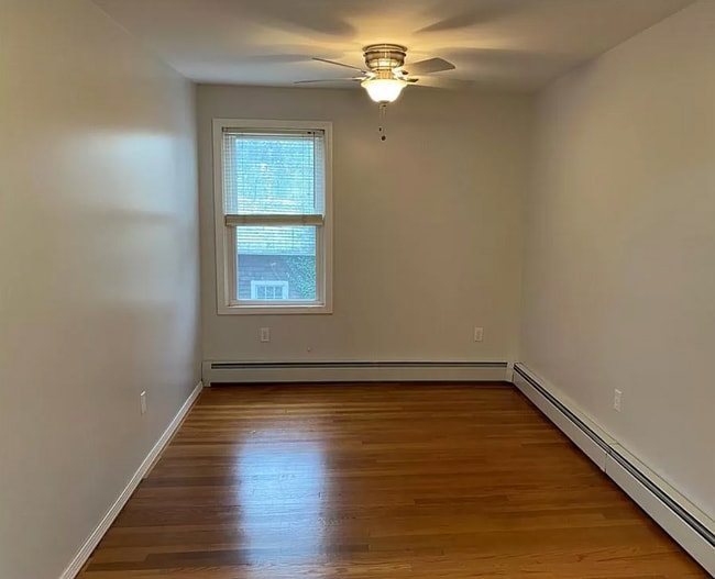 Large bedroom - 18 Crouch St