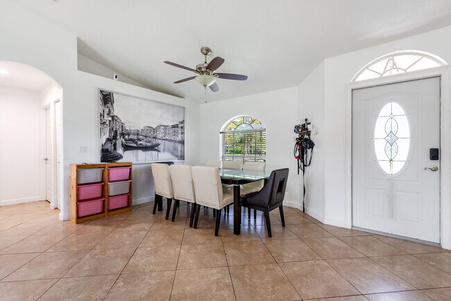 Building Photo - 14510 Paddock Dr