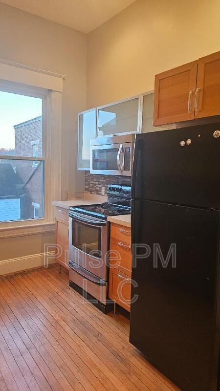 Building Photo - 1604 Greenup St