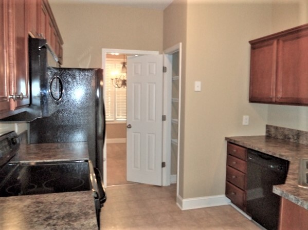 Building Photo - 10900 Parkgate Ln