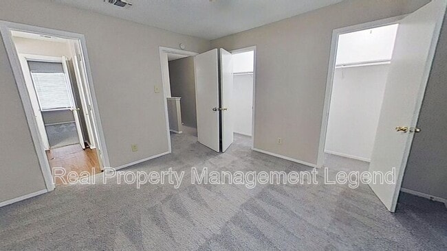 Building Photo - 8109 Silver Creek Rd