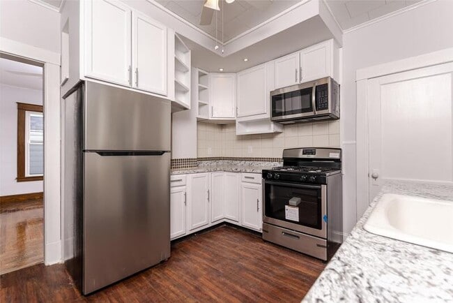 Primary Photo - 645 Pawling Ave