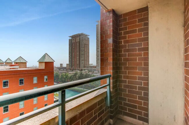 Building Photo - 480 N McClurg Ct