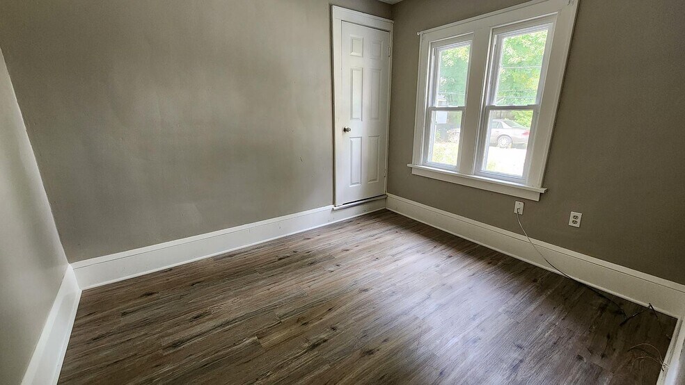Building Photo - 1138 Collinwood Ave