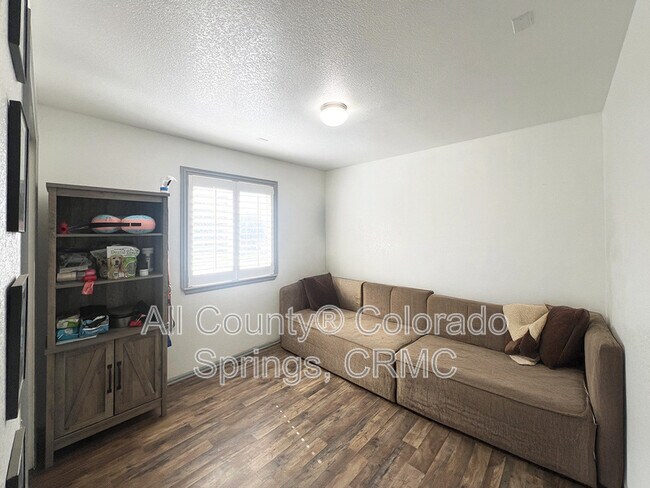 Building Photo - 6168 Rocking Chair Ln
