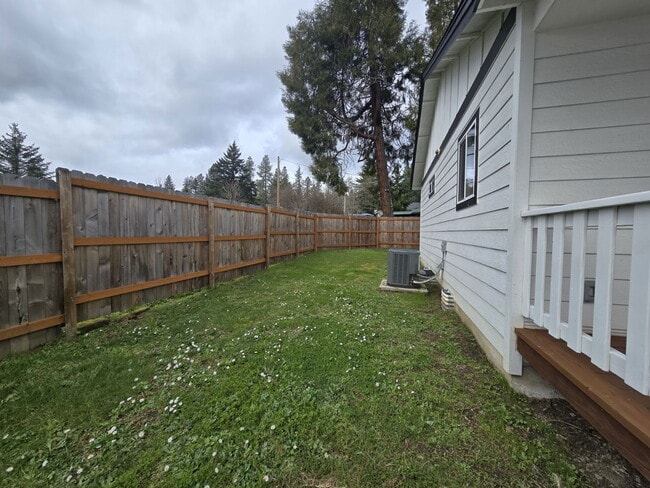 Building Photo - 323 Branton St