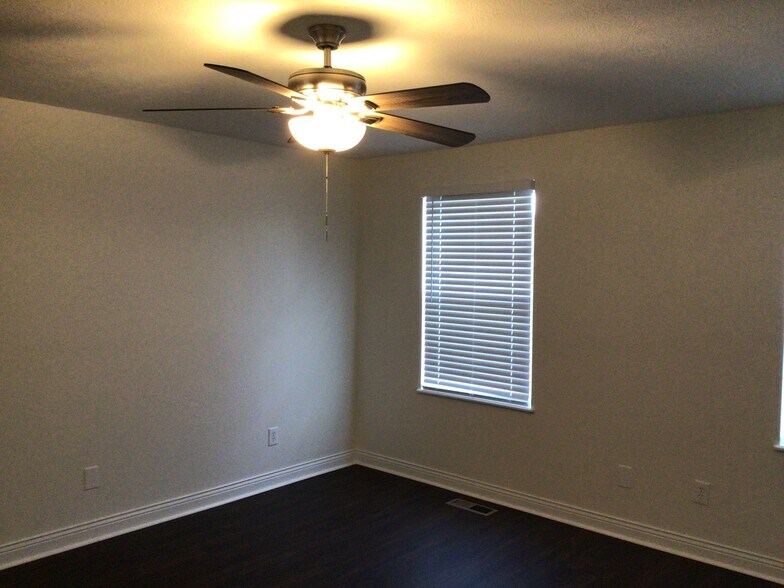 Building Photo - 1557 Pheasant Run Dr