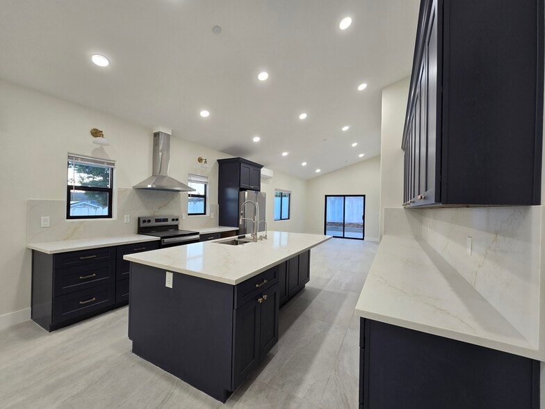 Primary Photo - 13990 Putney Rd